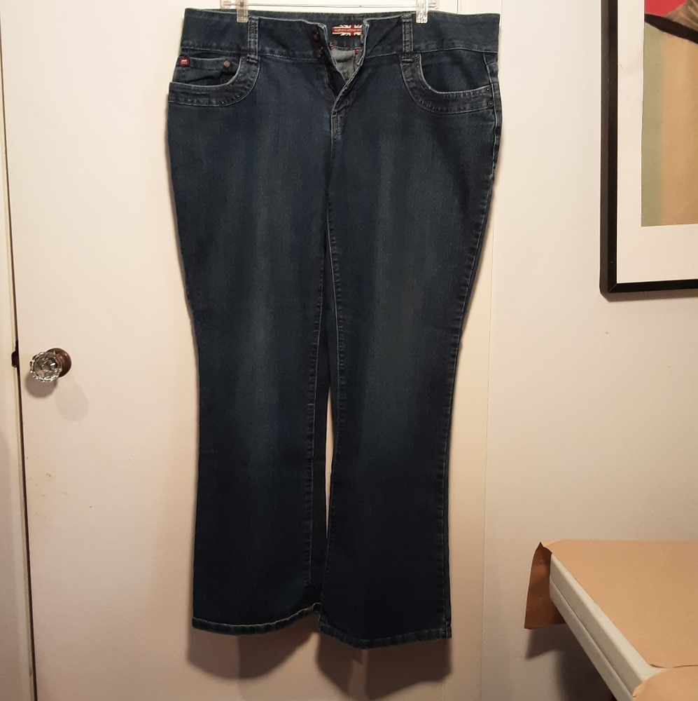 Women's midi rise jeans